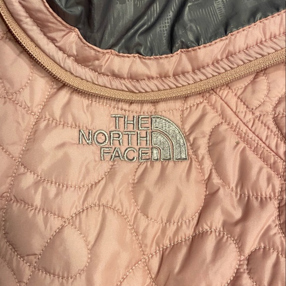 Pink Quilted Puffy North Face Bomber style jacket - Picture 3 of 10